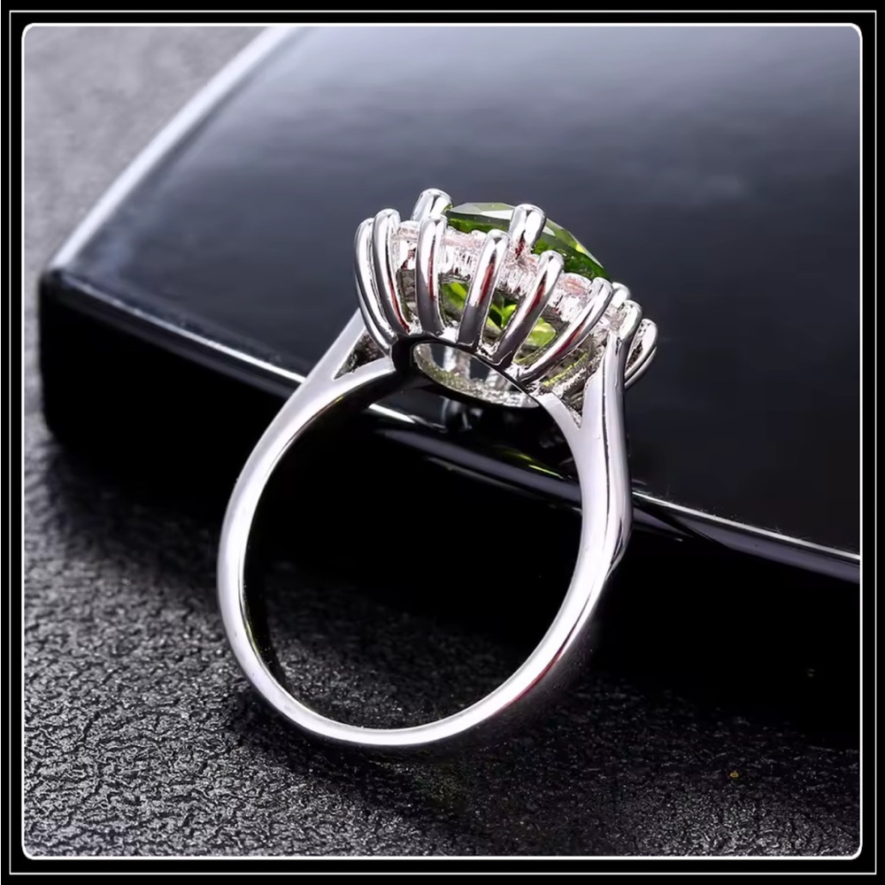 NEW 925 SILVER OLIVE DIAMOND GREEN HALO STATEMENT COCKTAIL RING - Picture 4 of 4
